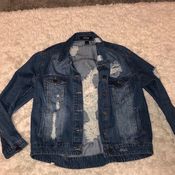 Distressed jean jacket - Picture 4 of 5